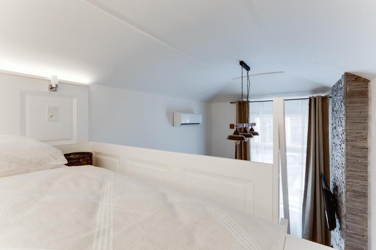 Dream Duplex On Riverside Прага Экстерьер фото