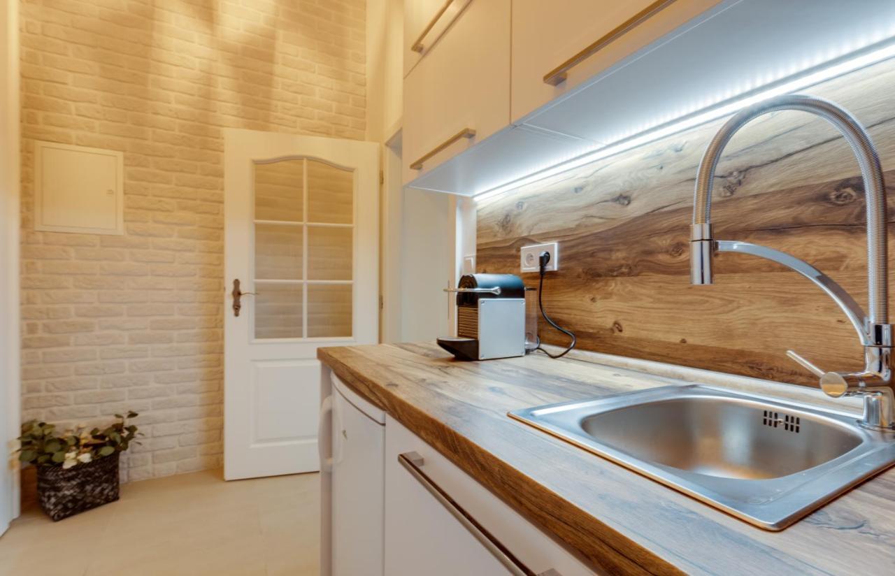 Dream Duplex On Riverside Прага Экстерьер фото