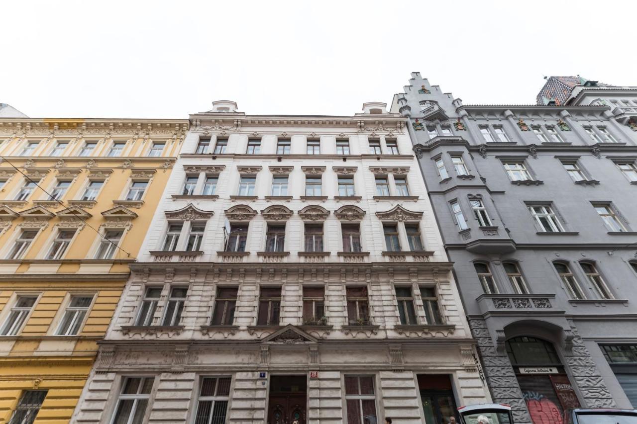 Dream Duplex On Riverside Прага Экстерьер фото