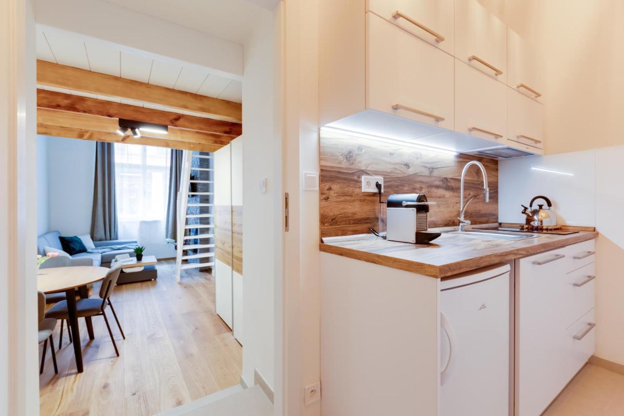 Dream Duplex On Riverside Прага Экстерьер фото